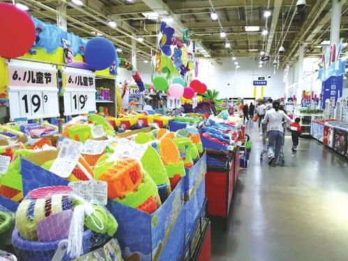 六一臨近，超市商場巧布兒童專區，玩具用品促銷掀熱潮