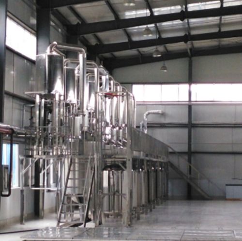 仝莫植物精油提取機 專業(yè)蒸餾設(shè)備制造引領(lǐng)水資源專用機械新風(fēng)尚